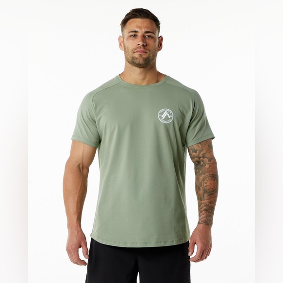NWT Alphalete Mens Dynasty Tee - Sage Green | Performance Tee Short Sleeves - Picture 1 of 8